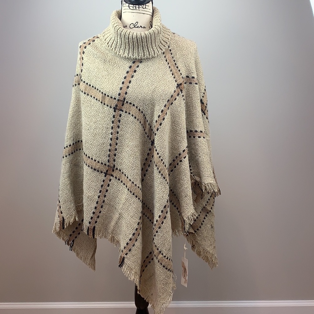 Poncho Turtleneck Windowpane Print - Picture 5 of 14